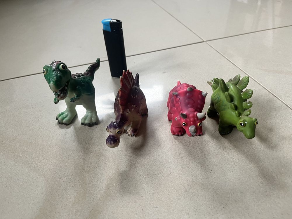 Figurki Dinozaury bajkowe 4 szt.
