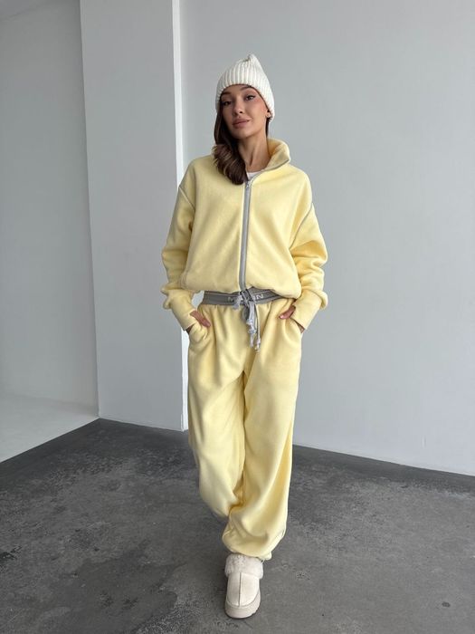 Жіночий костюм з флісу жовтий оверсайз