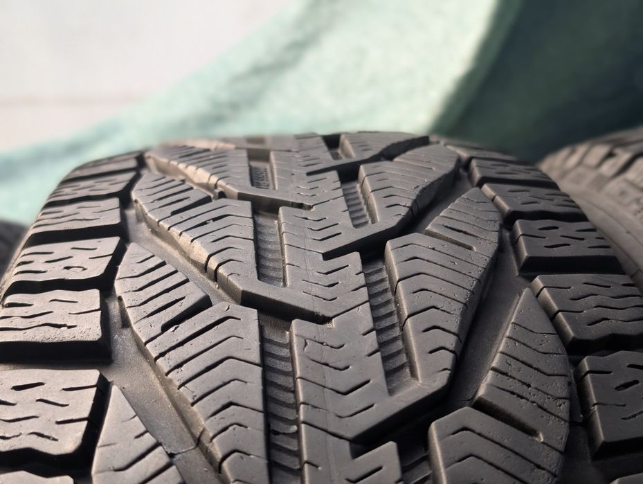 2x opony zimowe Kormoran 205/55 R17