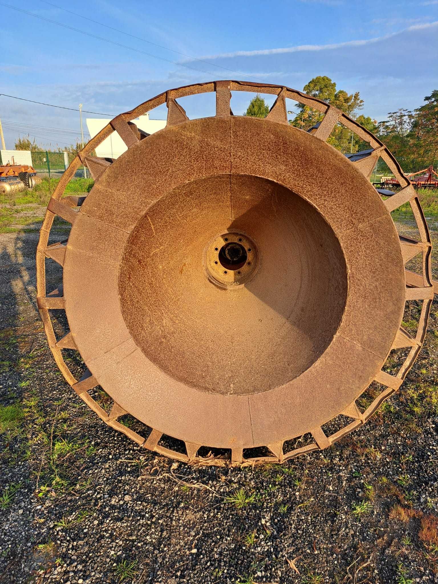 Conjunto de rodas e rolo para rebaixa/fangueio