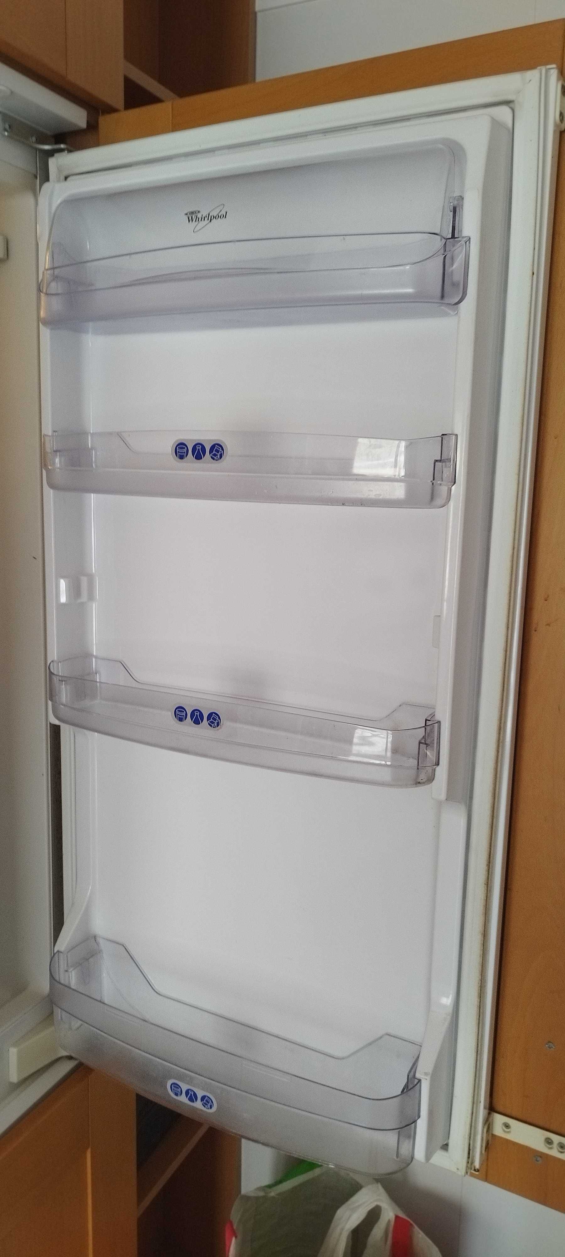 Frigorífico Encastrar com Congelador