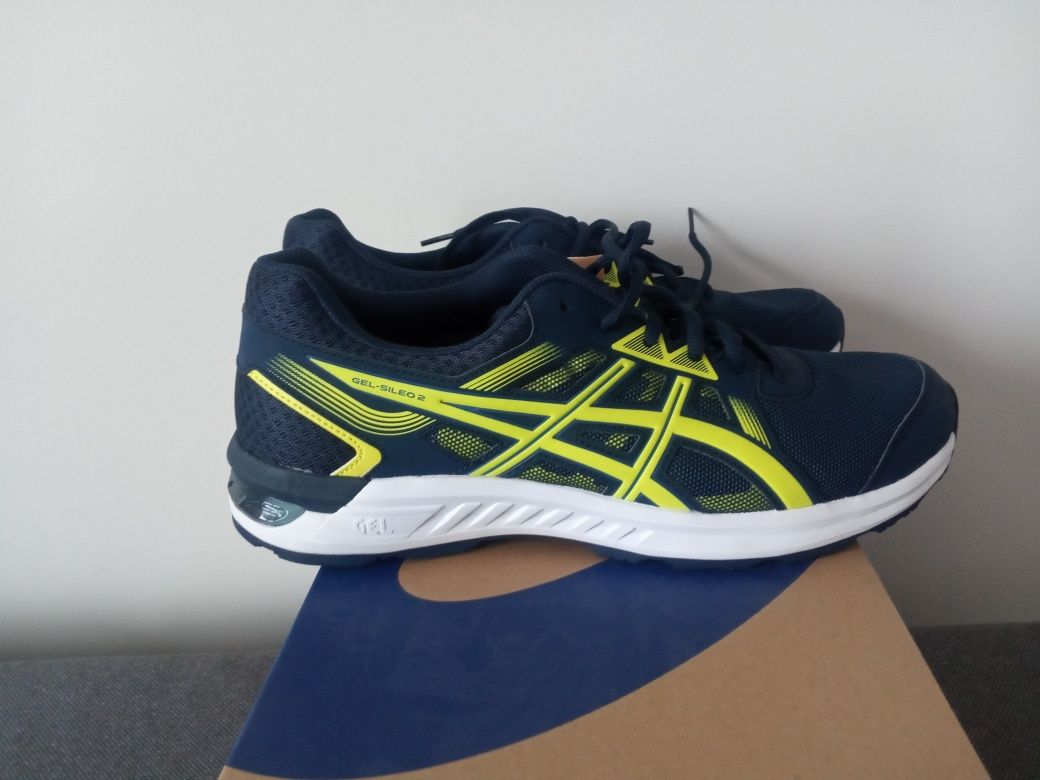 Sprzedam nowe buty Asics