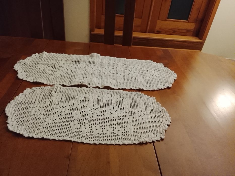 Conjunto de dois naperons em crochê feitos á mão