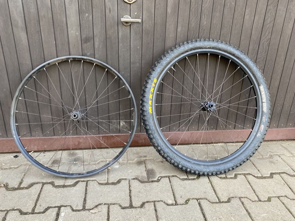 Koła 27,5 bontrager maverick pro, sztywne osie, z oponami