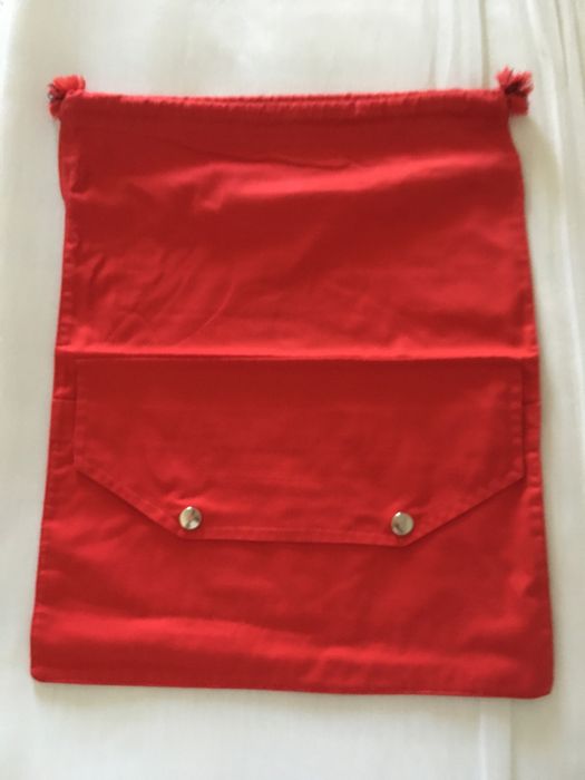 Saco encarnado para Jardim Escola Joao de Deus