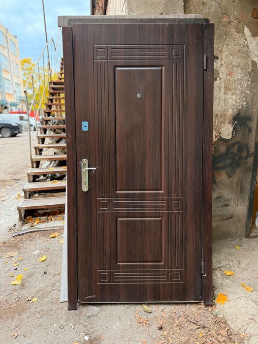 Двери входные с накладками МДФ