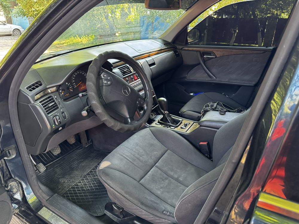 Mercedes-Benz W210 2.2 CDI 1999р 6ступка ELEGANCE