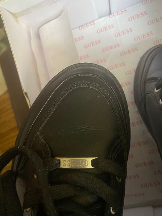 Niewiele używane buty skórzane Guess r.41, oryginalne pudełko