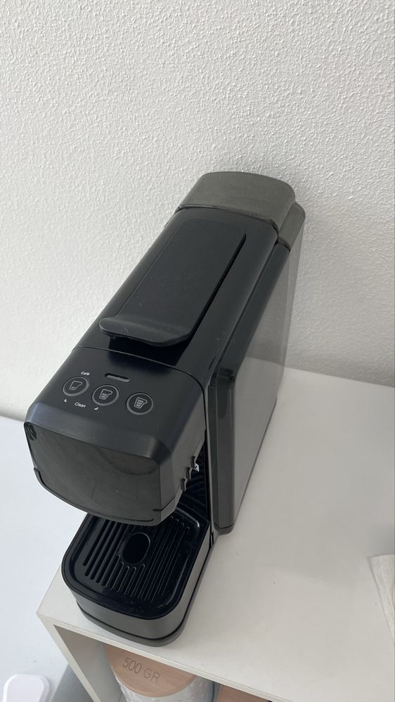 Máquina de Café pingo doce preta