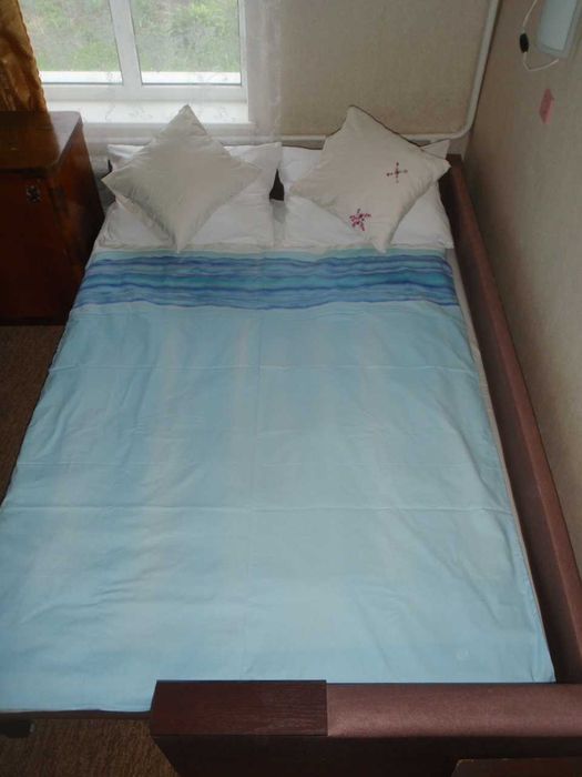 Подушки с наволочками для декора и сна, 45на45 см.