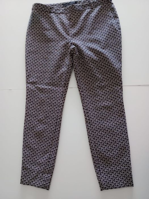 Conjunto camisola e calça.