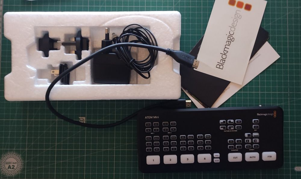 ATEM Mini nova com todos os acessórios