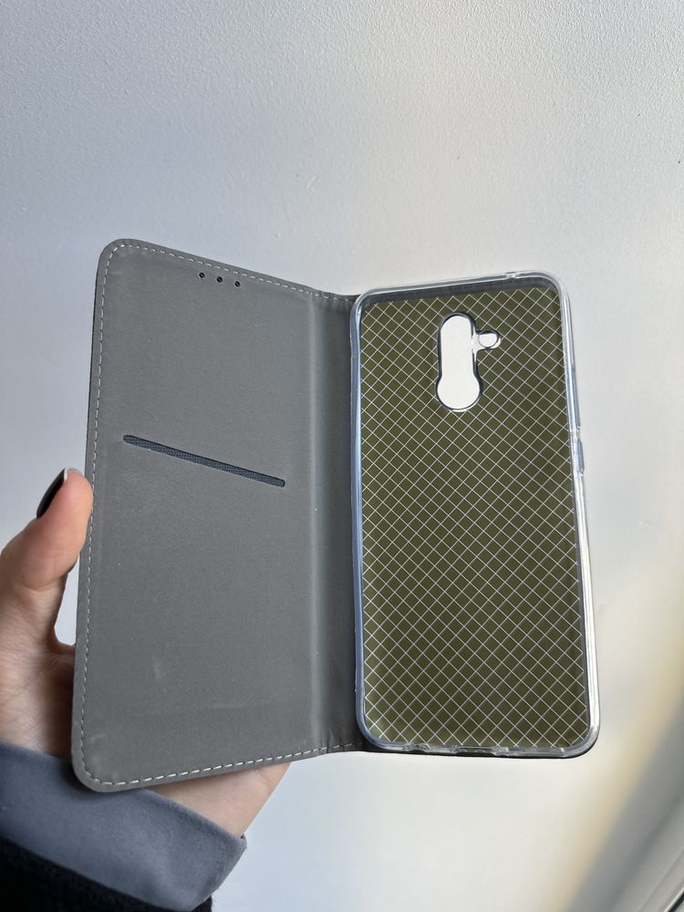 Etui zamykane granatowe do HUAWEI MATE 20 LITE
