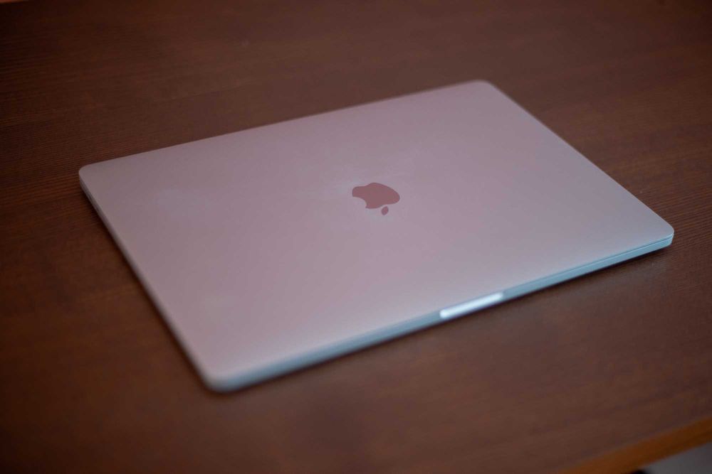 MacBook Pro 16" A2141 Touch - 2019 (i7 2.6/16GB/SSD/Radeon Pro 5300M)