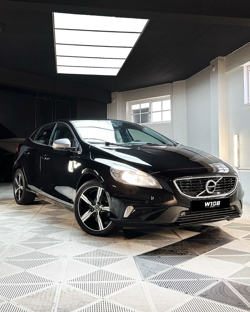Volvo V40 2.0 D2 R-Design