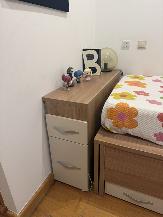 Cama de solteiro dupla