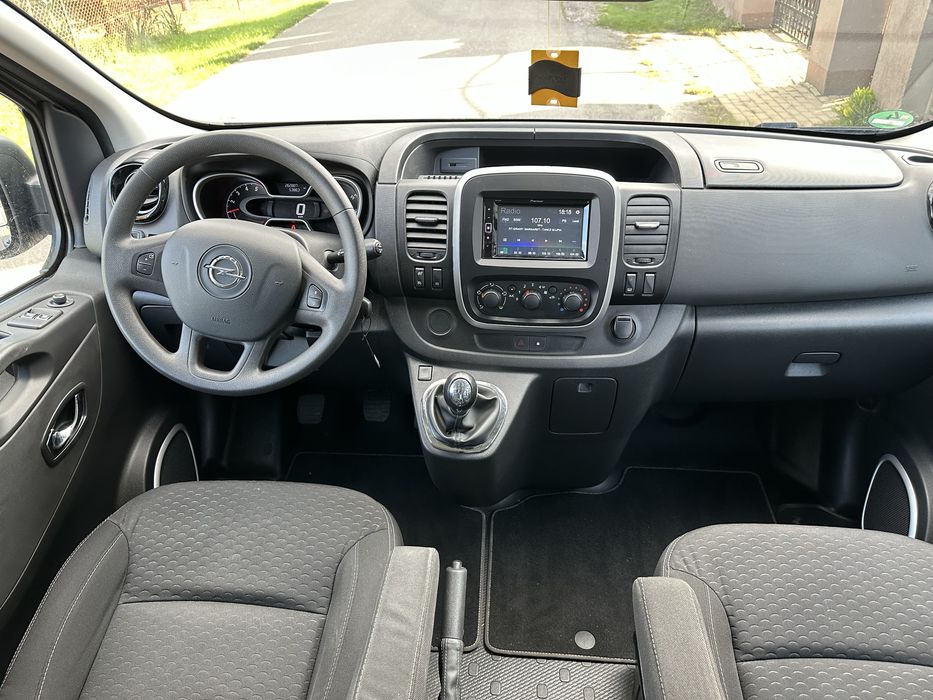 Opel Vivaro 8 osób Bezwypadkowy