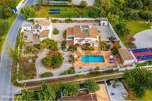 Fantástica propriedade com duas moradias independentes e piscina em Sa
