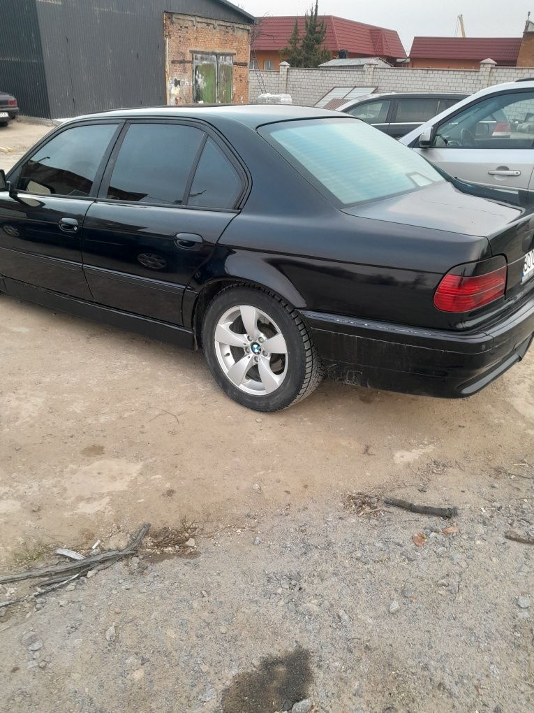 Продам BMW е38 м57 3.0