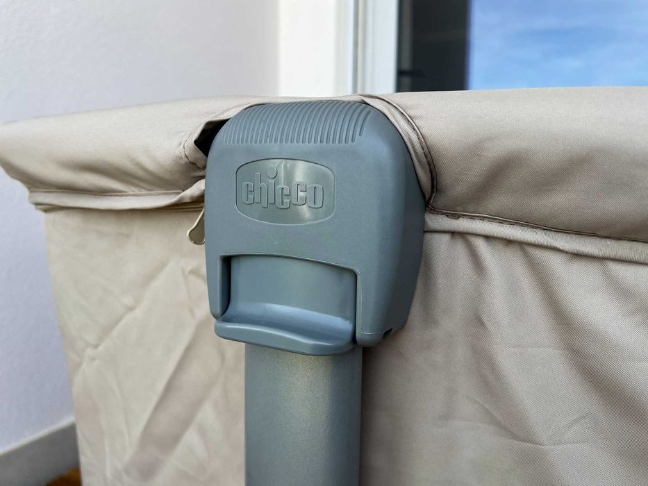 Berço Chicco Next2Me Essential — impecável + protetor + 2 lençóis