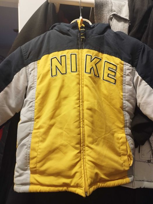 Śliczna kurteczka Nike rozm.6