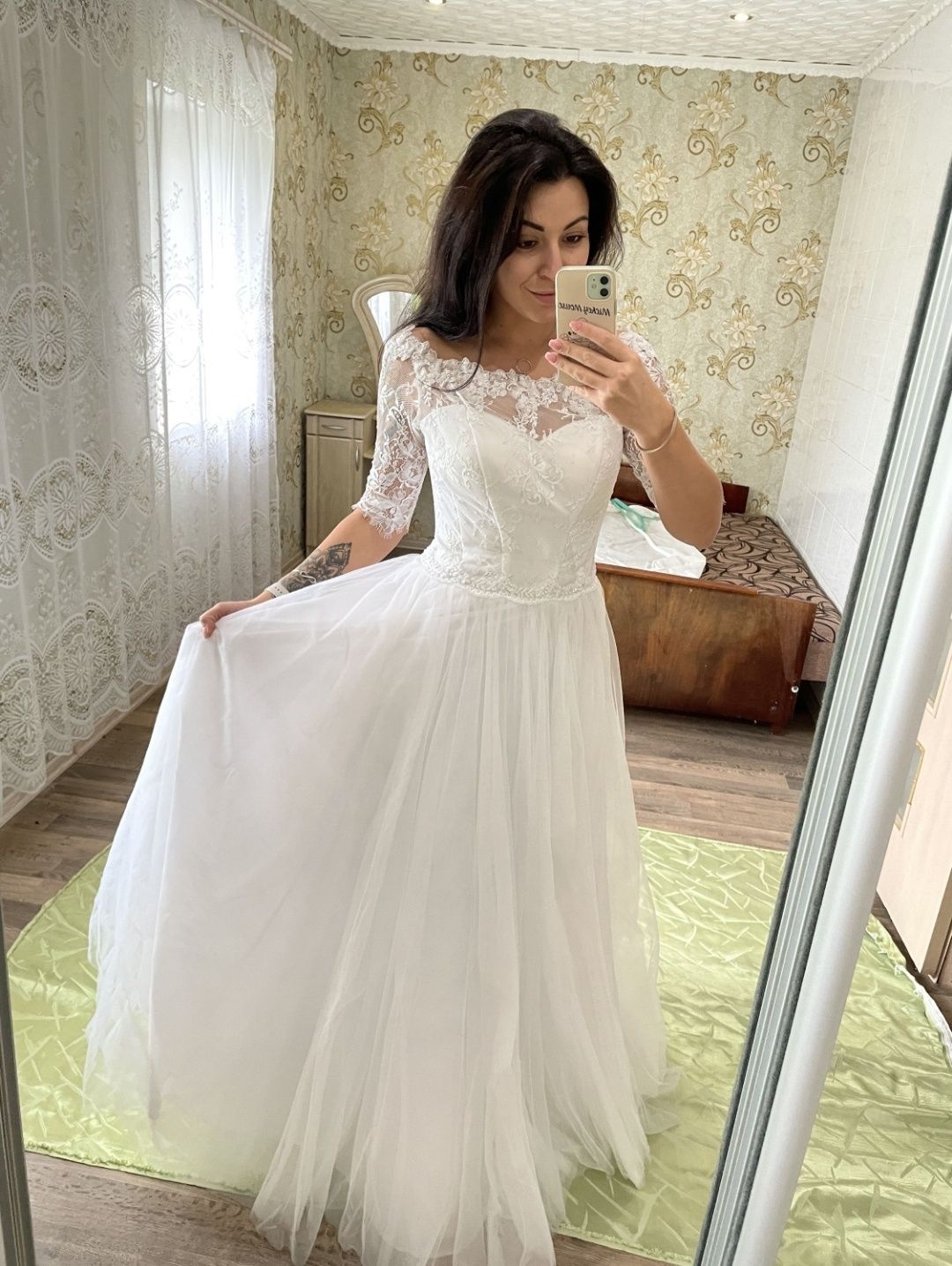 Сукня весільна біла пишна