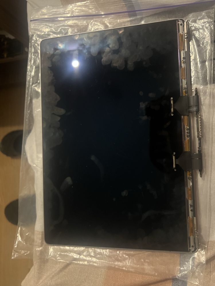 Екран macbook pro 15 2019 a1990