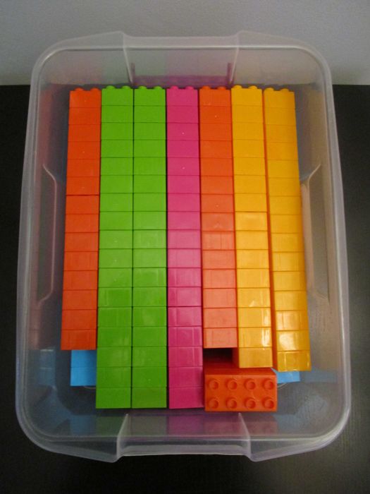 Vendo conjunto de "legos" / blocos de construção c/ 235 peças da Kozzi