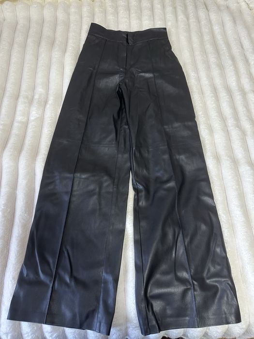 Шкіряні штани, розмір S, ціна 750 грн