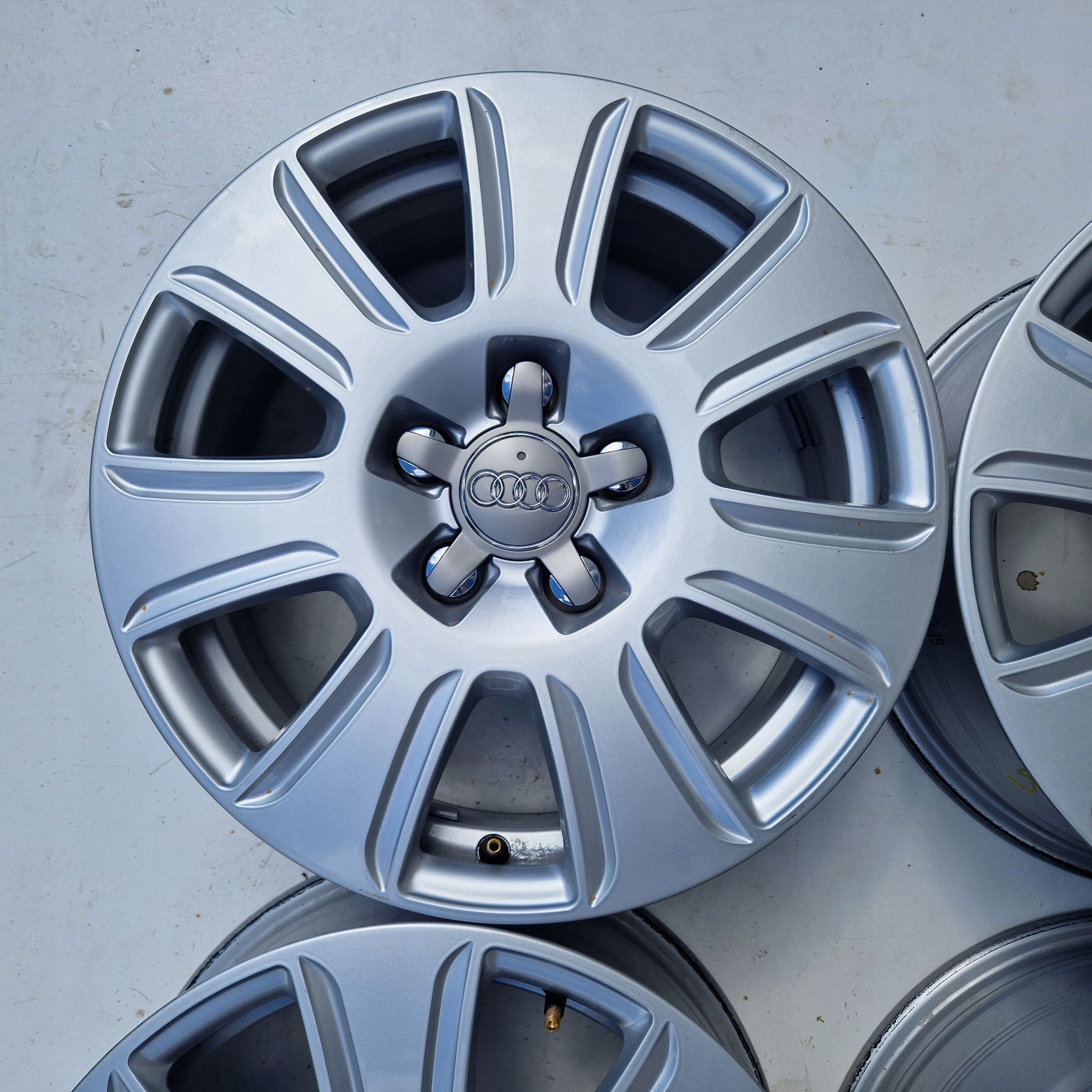 Audi A4 B6 B7 A6 C5 C6 A3 Q3 16" 5x112 ET33