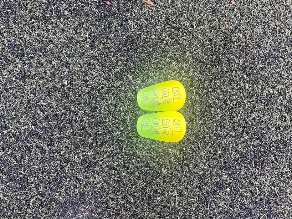 Футбольні щитки can't