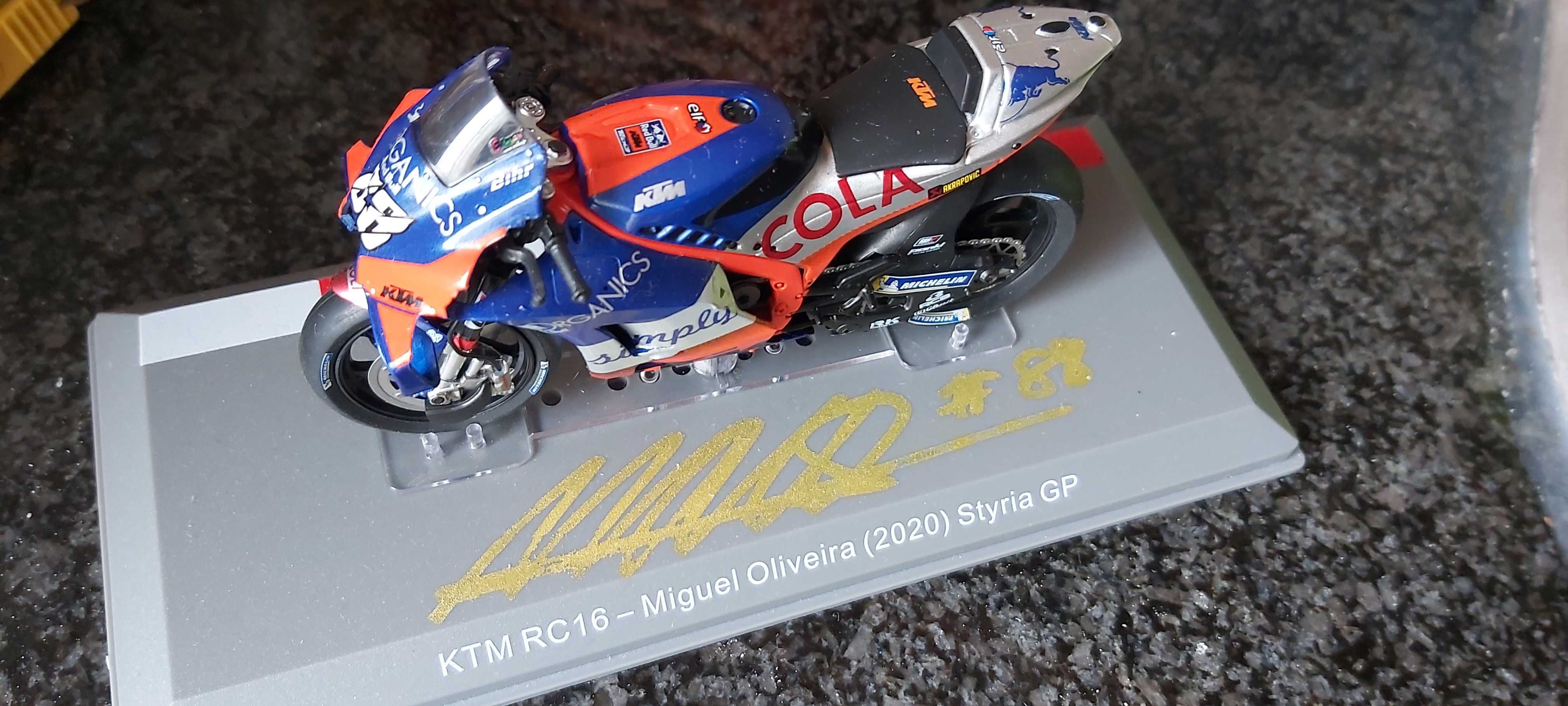 Moto Miguel Oliveira autografada pelo próprio