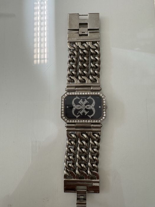 Religio  senhora Guess