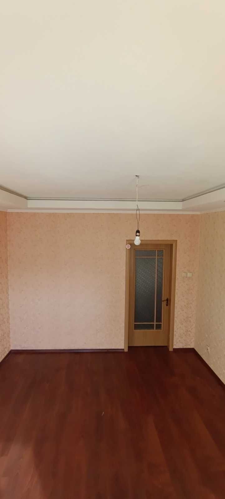 3-к. роздільна квартира.  Дніпровська набережна., 19 .Вид на Дніпро!