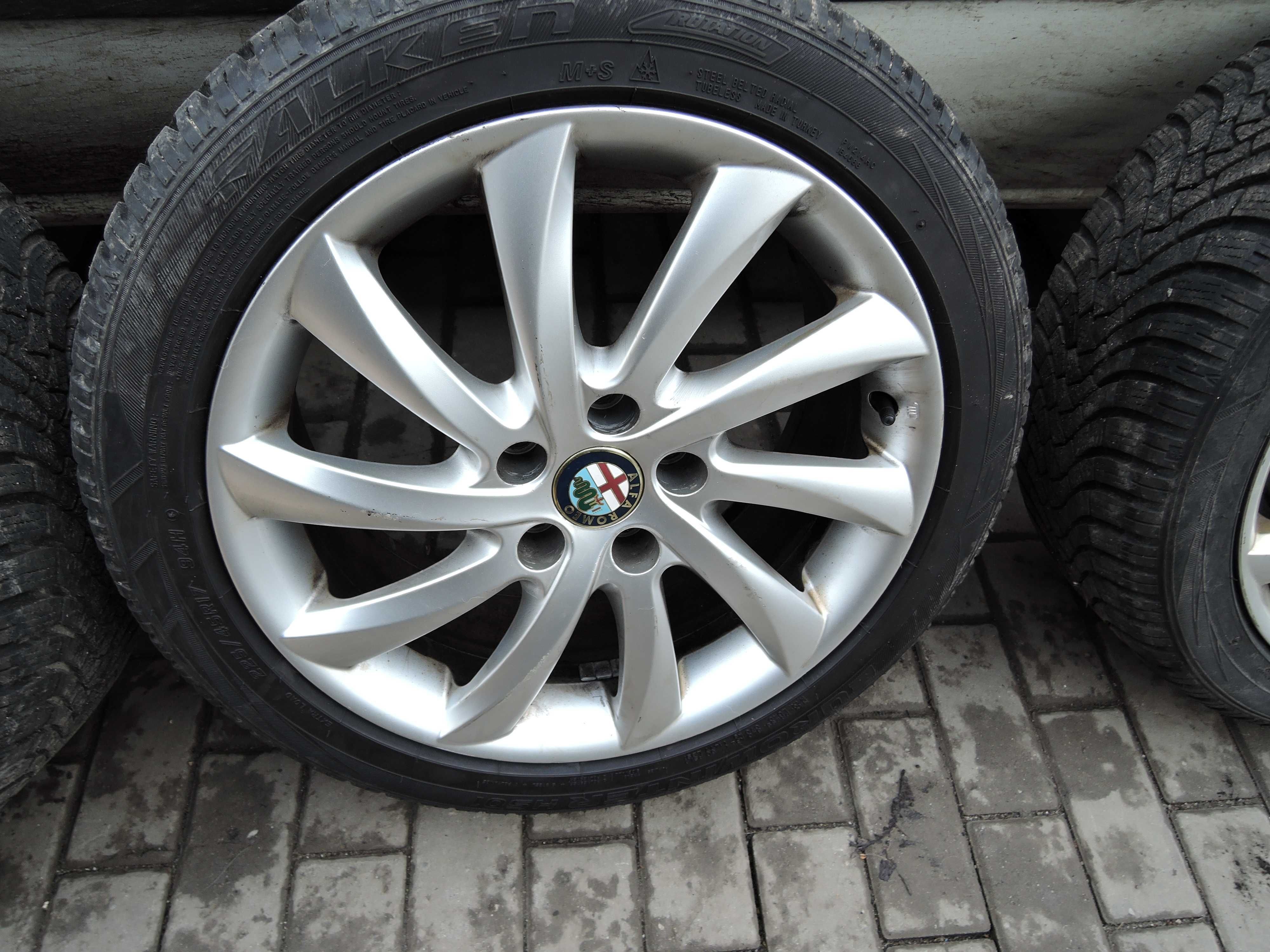 Felgi alu  17 5x110 et 41 Alfa Romeo Giulietta  opony Falken komplet