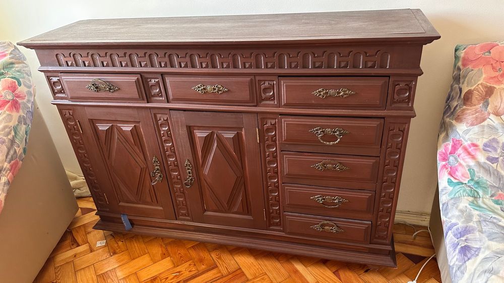 Movel artesanal em madeira