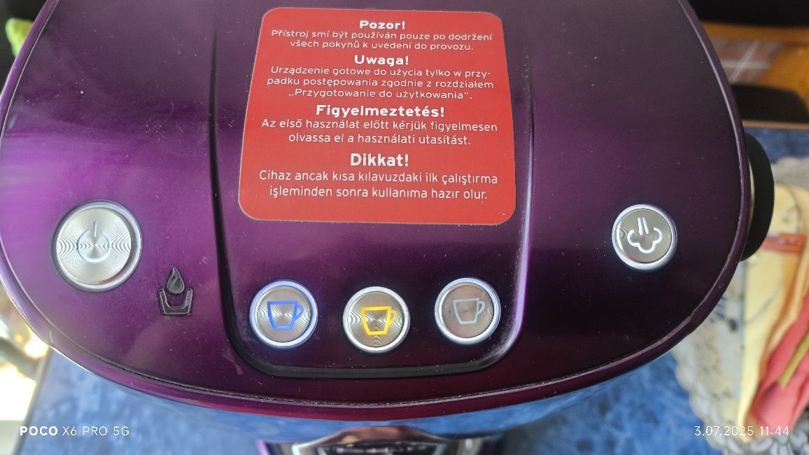 Express ciśnieniowy kapsułowy Tchibo Cafissimo że spieniaczem mleka