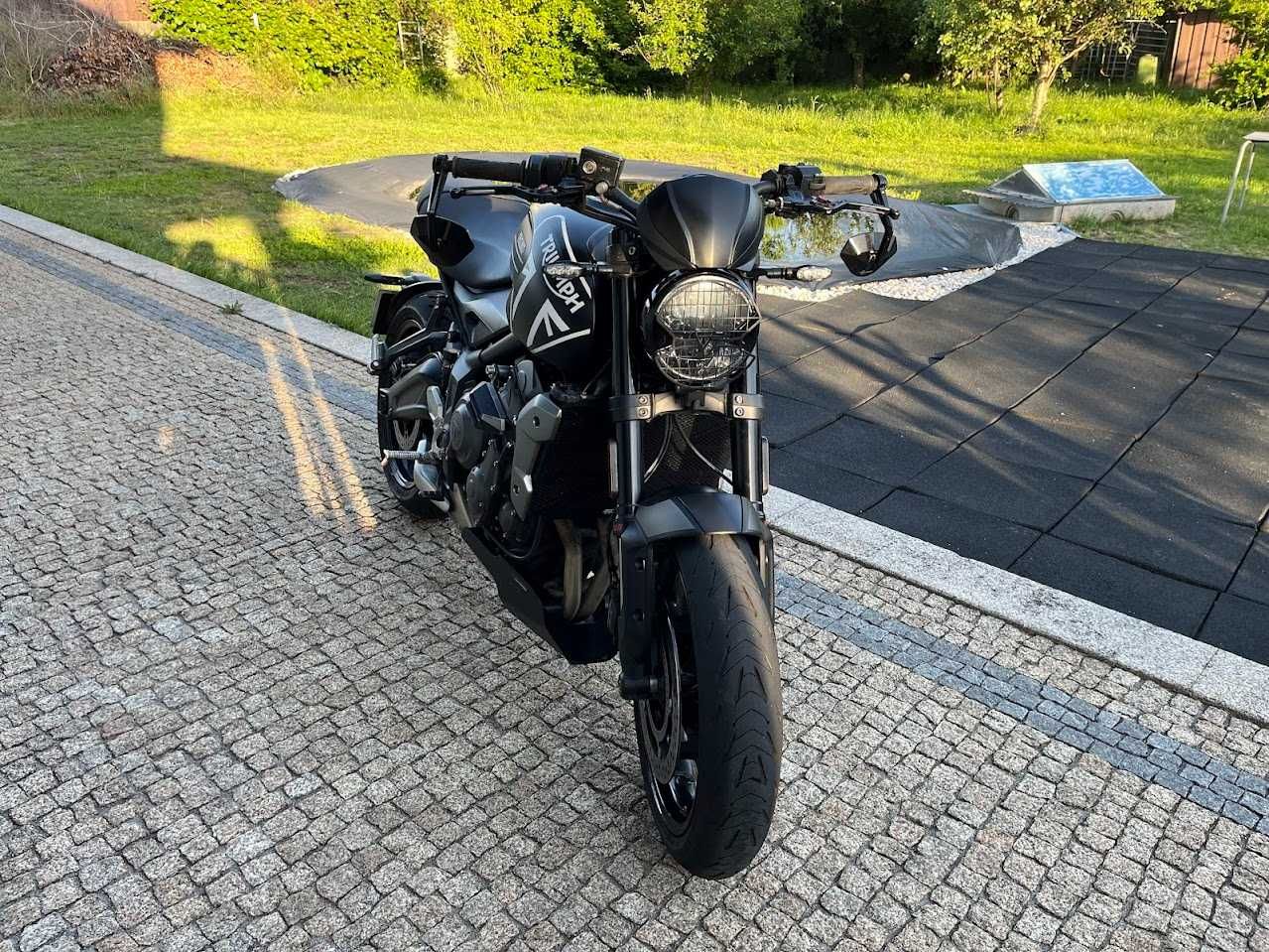Triumph Trident 660