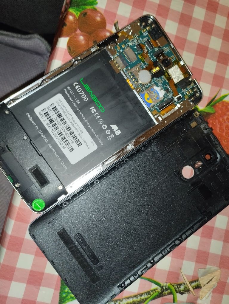 Телефон Leagoo M8