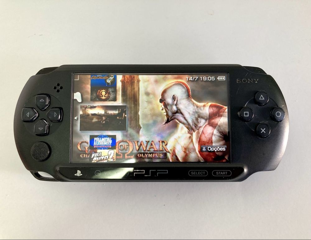 PSP + 5500 Jogos (Cartão 64GB) + Carregador