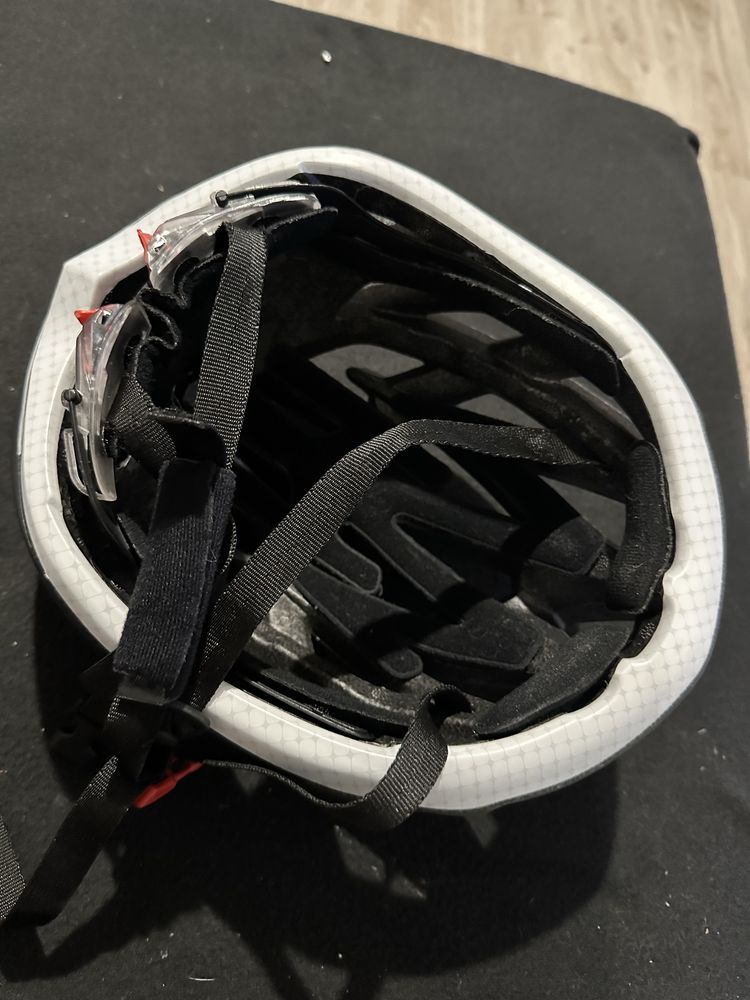 Kask rowerowy Kross Stiff rozmiar L