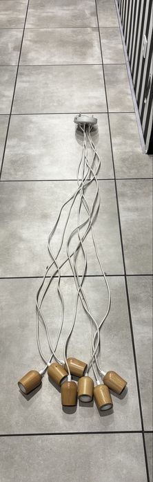 Lampa sufitowa typu pająk