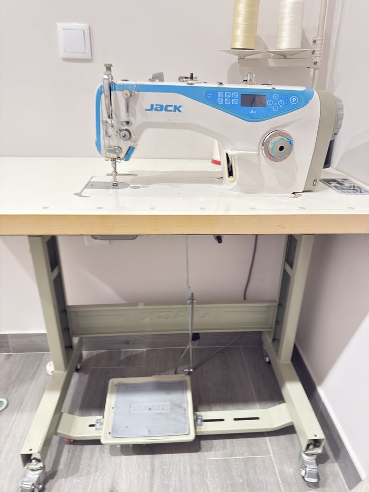 Maquina custura jack a4 semi nova NEGOCIAVEL