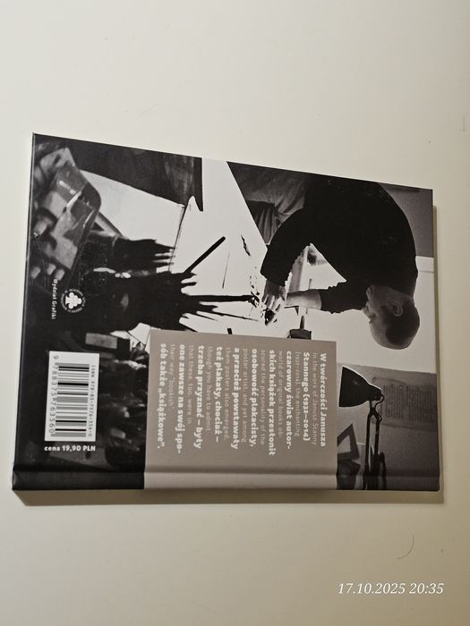 Książka, album pt. Plakaty i okładki