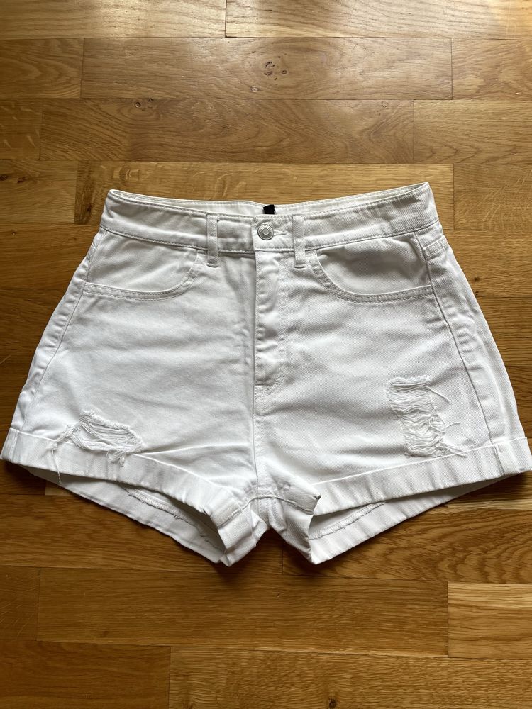 Biale spodenki damskie z wysokim stanem H&M