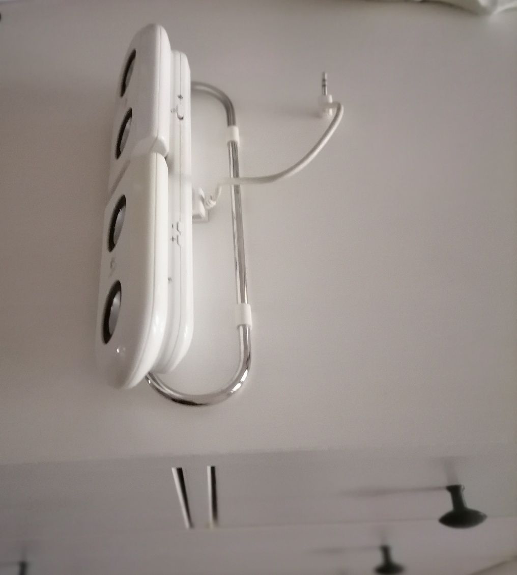 Colunas Logitech pilhas