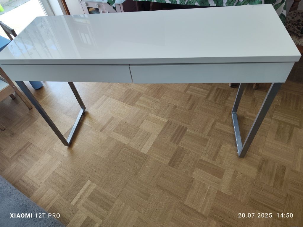 Stolik,biurko,toaletka Rezerwacja
