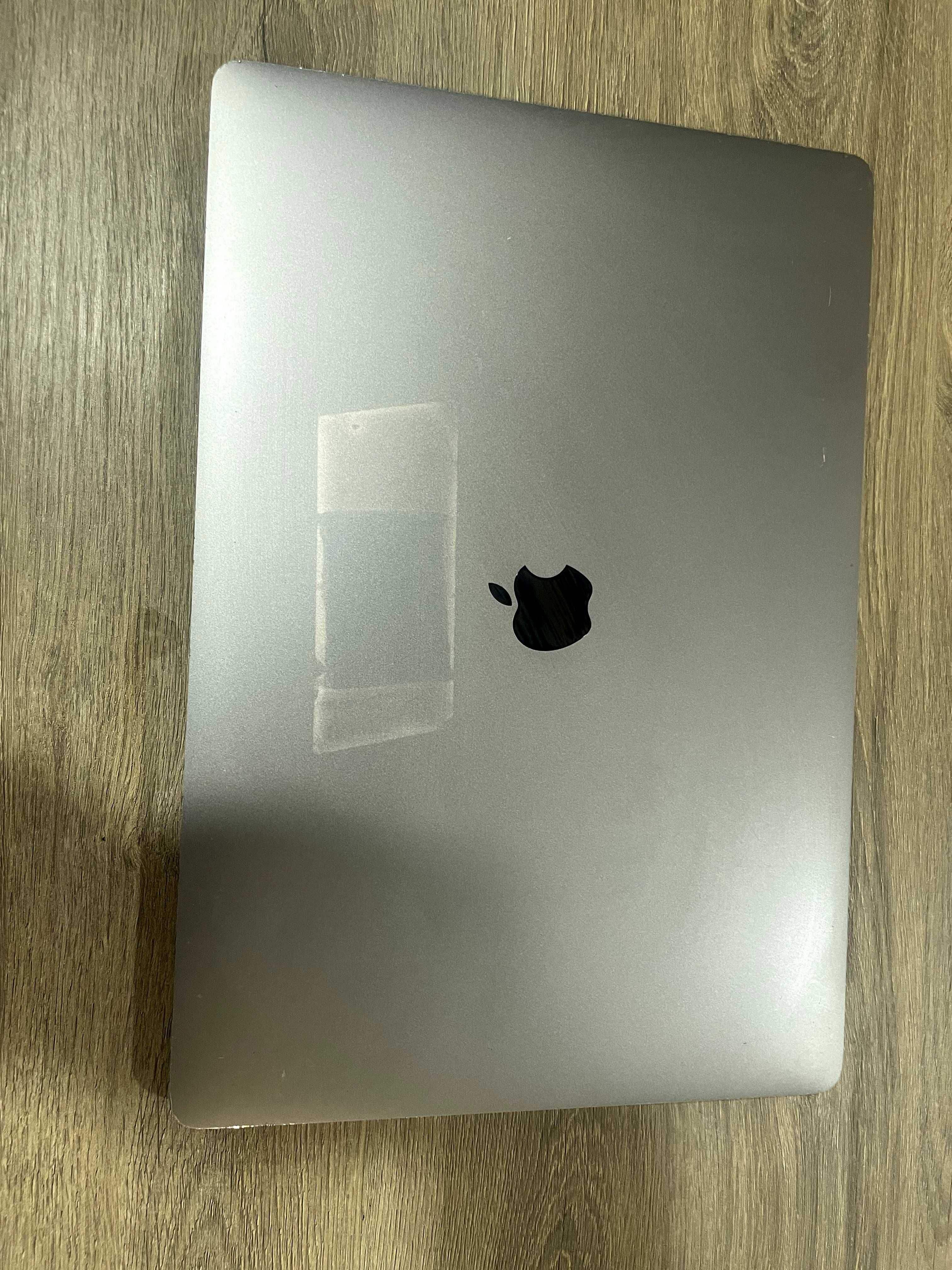 Ноутбук Apple MacBook Pro 16 (2019) A2141 i7/32Gb/1TB/AMD RX5500 8GB