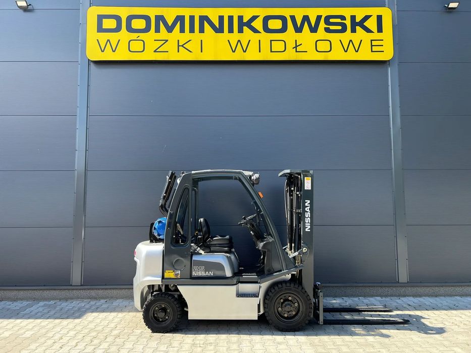Nissan UD02A25PQ  wózek widłowy 2003R. LPG triplex WYNAJEM SPRZEDAŻ SERWIS
