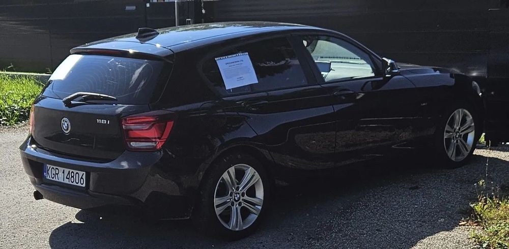 BMW Seria 1 2011 BMW F20 Seria 1 118i Sport Line